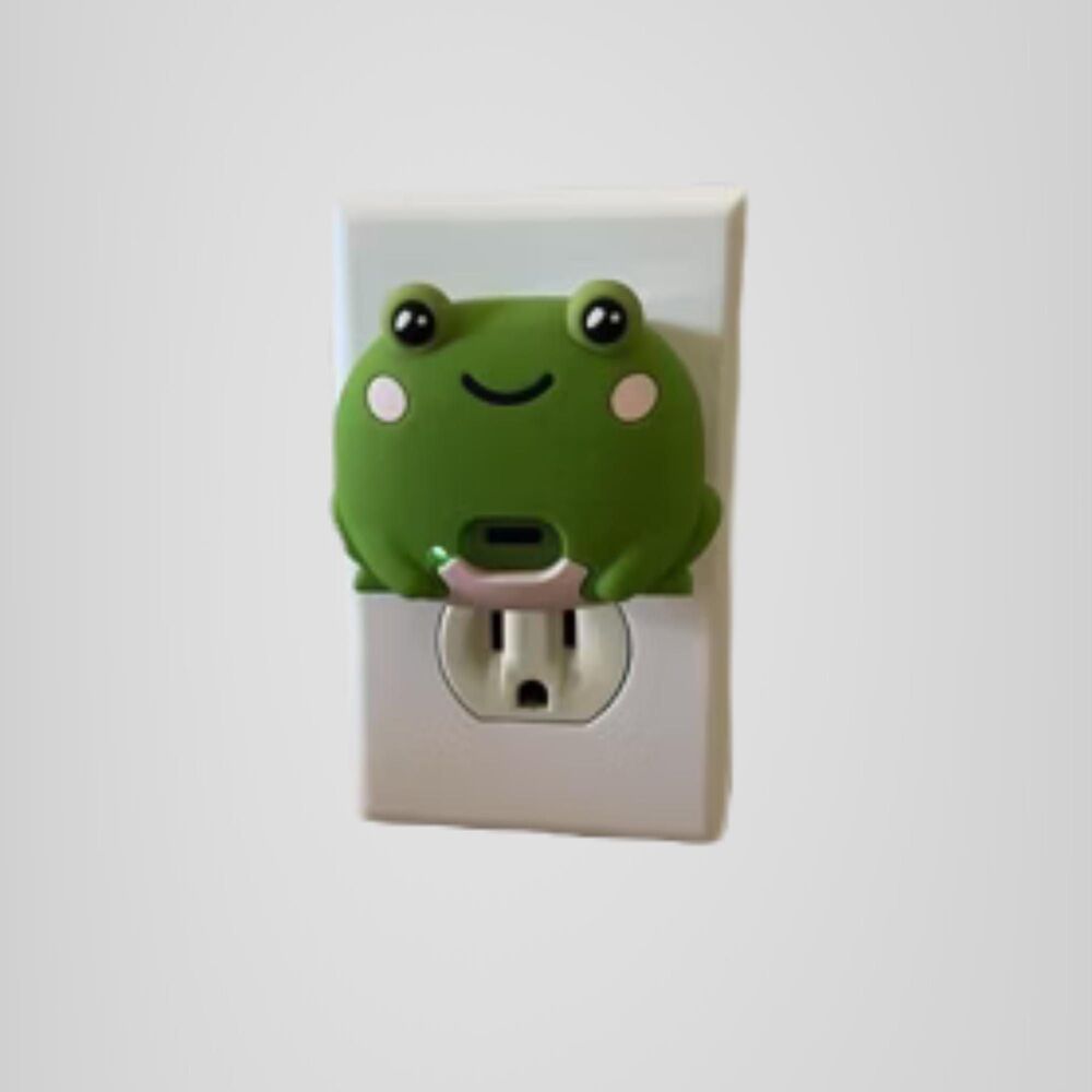 🐸 Heyday Frog USB Wall Charger – NWT in Box
